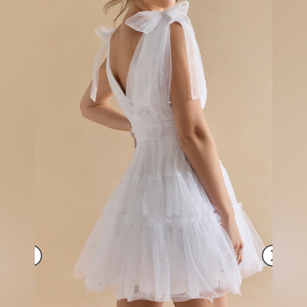 Elegant White Tulle Dress with Bow Details